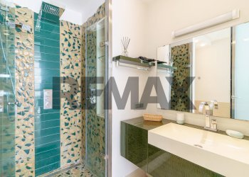 Bagno - Two-room apartment Viale Ruggero Di Lauria
81, Catania - photo 11