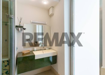 Bagno - Two-room apartment Viale Ruggero Di Lauria
81, Catania - photo 12