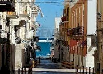Edificio all\'aperto - Commercial Premises via Campanile
101, Manfredonia - photo 1
