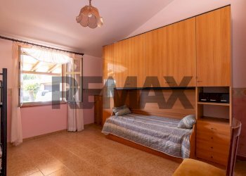Camera / camera da letto - Villa VIA MONTALE
 
1, Melilli - foto 30