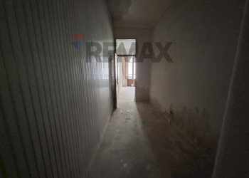 Hall / corridoio - Independent house via megara
 
68 72, Augusta - photo 11