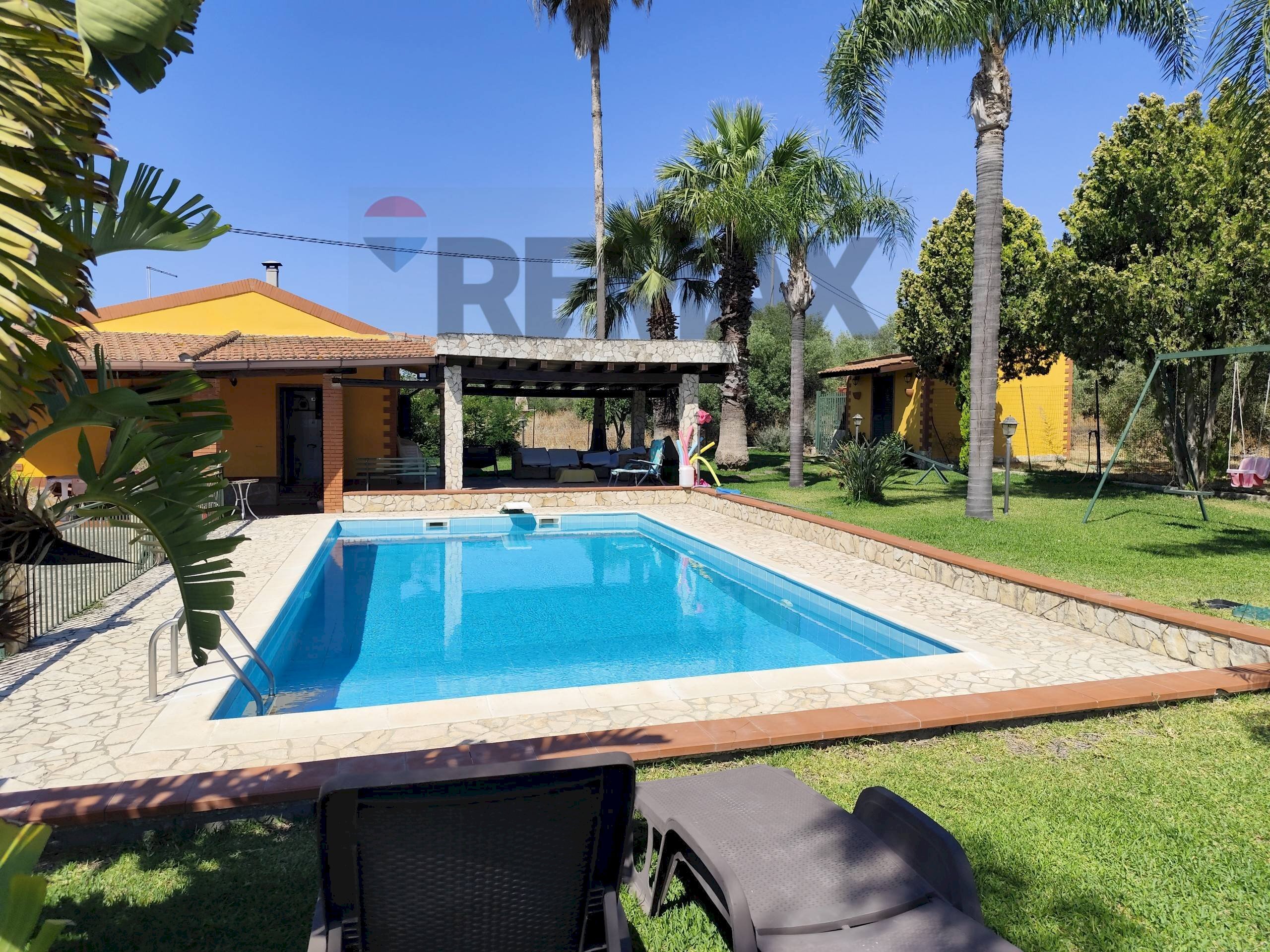 Piscina - Villa via montale
 
1, Melilli - foto 1
