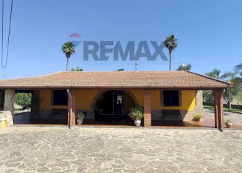 Casa all\'aperto - Villa via montale
 
1, Melilli - foto 3