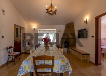 Sala da pranzo - Villa via montale
 
1, Melilli - photo 6
