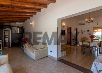 Sala da pranzo - Villa via montale
 
1, Melilli - photo 19