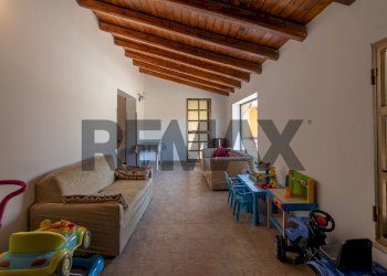 Soggiorno - Villa via montale
 
1, Melilli - photo 20