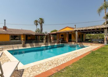 Piscina - Villa via montale
 
1, Melilli - photo 37