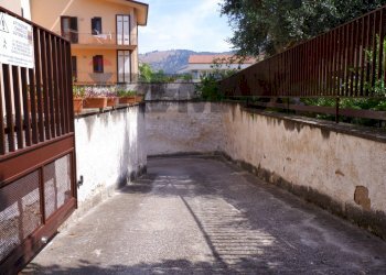 Terrazza - Three-room apartment Via R. Caravaglios
1/A, Caserta - photo 18