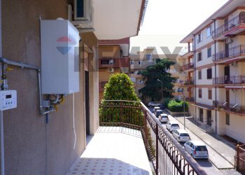 Balcone - Three-room apartment Via R. Caravaglios
1/A, Caserta - photo 5