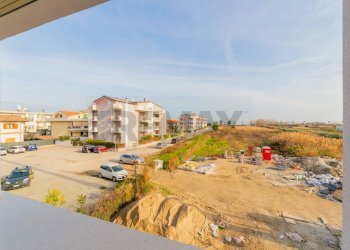 Edificio all\'aperto - Two-room apartment via Nazionale Adriatica
 
89, Roseto degli Abruzzi - photo 8