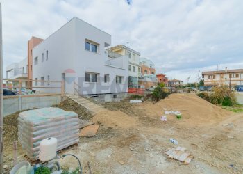 Edificio all\'aperto - Three-room apartment Via Nazionale Adriatica
 
89, Roseto degli Abruzzi - photo 10