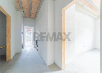 Hall / corridoio - Three-room apartment Via Nazionale Adriatica
 
89, Roseto degli Abruzzi - photo 31