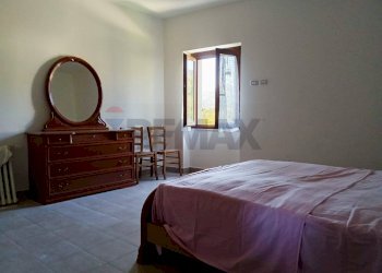Camera / camera da letto - Casa semi indipendente Via Baglietto
 
15, Castelvecchio Subequo - foto 7