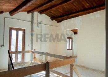 Scale - Casa semi indipendente Via Baglietto
 
15, Castelvecchio Subequo - foto 13