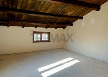 Stanza vuota - Casa semi indipendente Via Baglietto
 
15, Castelvecchio Subequo - foto 14