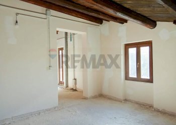 Stanza vuota - Casa semi indipendente Via Baglietto
 
15, Castelvecchio Subequo - foto 16
