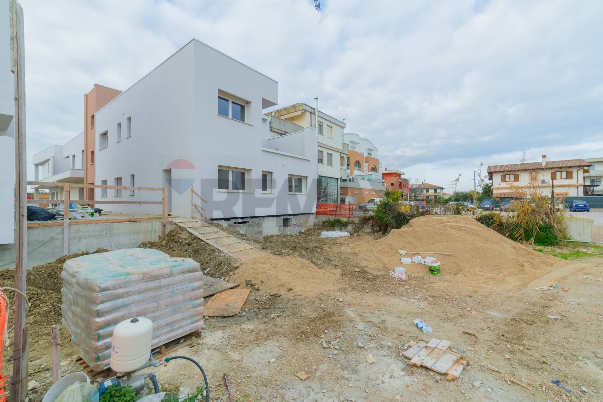 Edificio all\'aperto - Bilocale VIA NAZIONALE ADRIATICA
 
89, Roseto degli Abruzzi - foto 2
