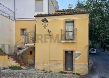 carpineto della nora - Semi-detached house viale dello sport
 
1, Carpineto della Nora - photo 1