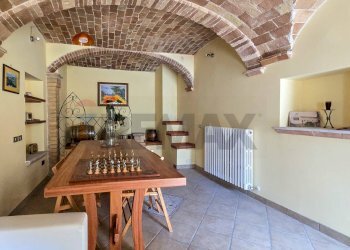 Sala da pranzo - Semi-detached house viale dello sport
 
1, Carpineto della Nora - photo 13