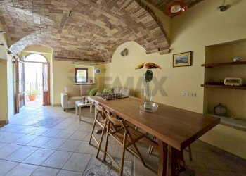 primo piano con soggiorno e zona notte - Semi-detached house viale dello sport
 
1, Carpineto della Nora - photo 14