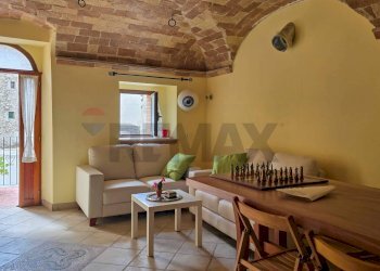 Sala da pranzo - Semi-detached house viale dello sport
 
1, Carpineto della Nora - photo 16