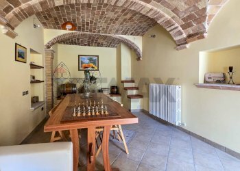 Sala da pranzo - Semi-detached house viale dello sport
 
1, Carpineto della Nora - photo 17