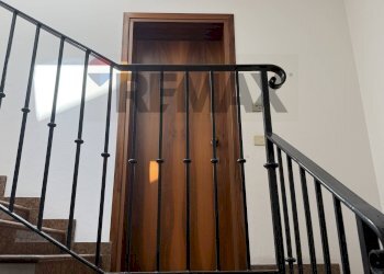 Scale - Two-room apartment via Mezzaterra
 
74, Belluno - photo 2