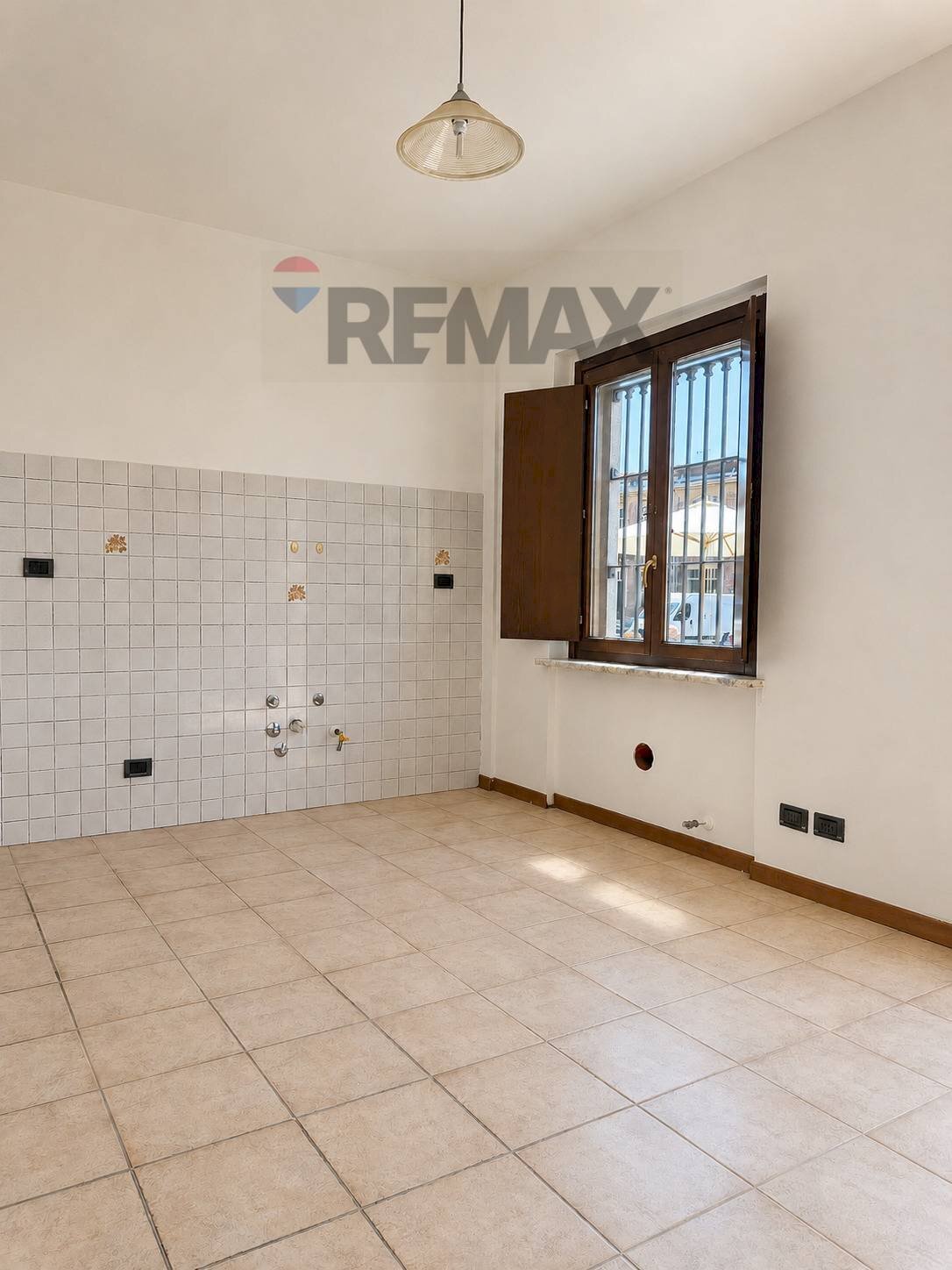 Stanza vuota - Bilocale Piazza san Giuseppe
 
2, Galliate - foto 3