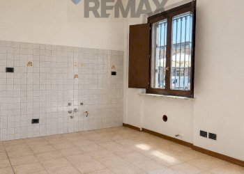 Stanza vuota - Bilocale Piazza san Giuseppe
 
2, Galliate - foto 3