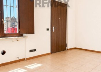 Stanza vuota - Bilocale Piazza san Giuseppe
 
2, Galliate - foto 4