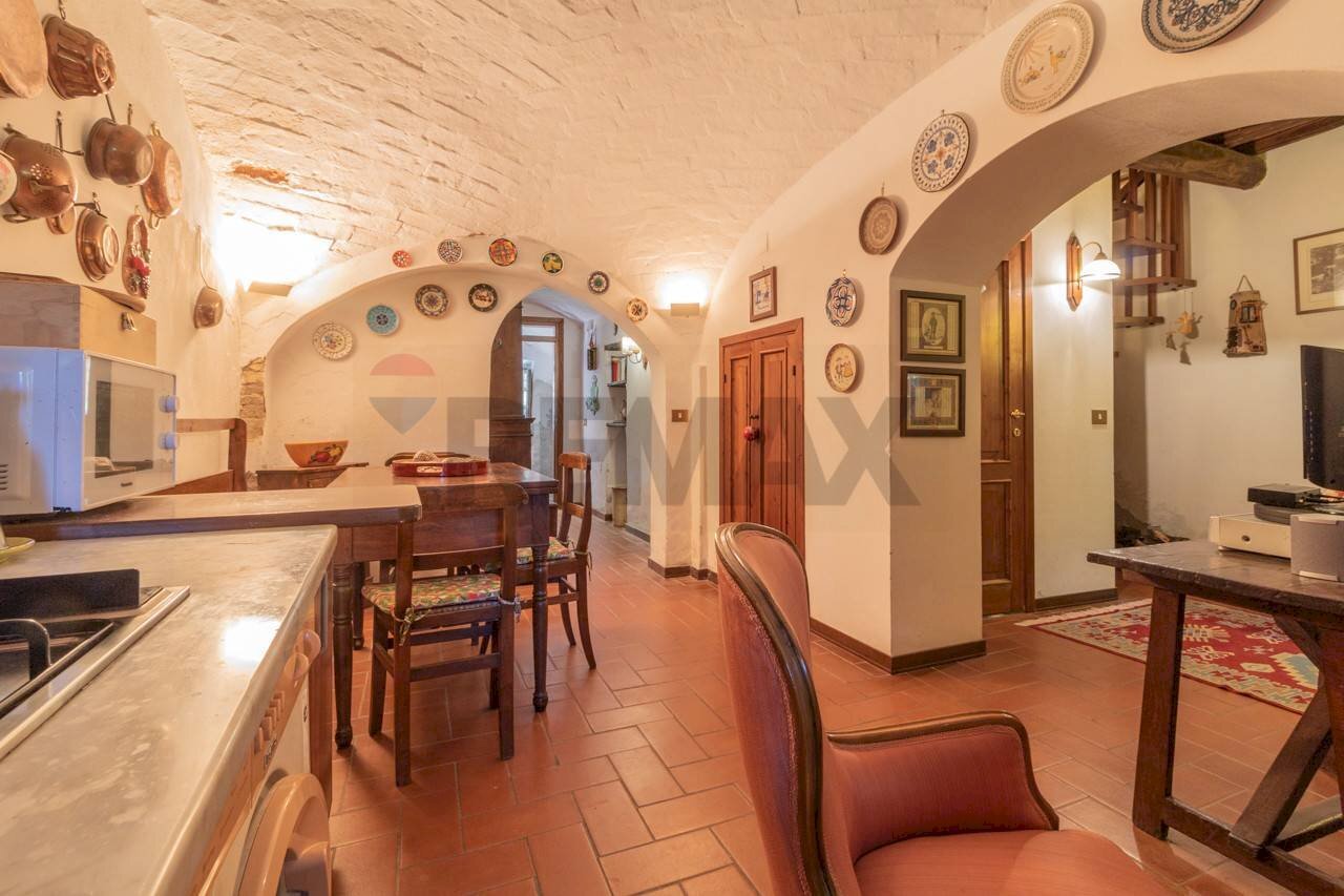 Cucina - Trilocale Cavour
 
23, Magliano in Toscana - foto 1
