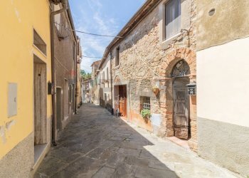 Edificio all\'aperto - Trilocale Cavour
 
23, Magliano in Toscana - foto 2