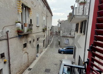 Edificio all\'aperto - Casa semi indipendente vico II° Tenente Tancredi
 
1, Solopaca - foto 3