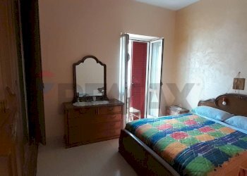 Camera / camera da letto - Casa semi indipendente vico II° Tenente Tancredi
 
1, Solopaca - foto 14