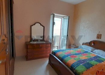 Camera / camera da letto - Casa semi indipendente vico II° Tenente Tancredi
 
1, Solopaca - foto 15