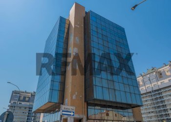 Edificio all\'aperto - Ufficio Via Enrico Toti
 
1, Legnano - foto 31