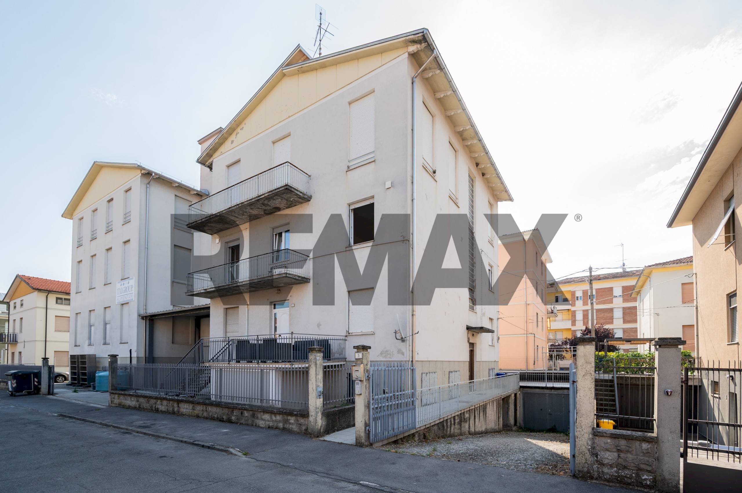 Edificio all\'aperto - Semi-detached house Via Risorgimento
 
3, Langhirano - photo 1