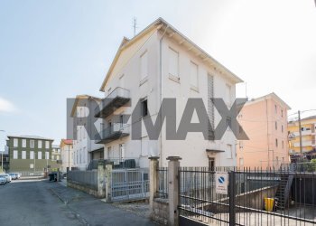 Edificio all\'aperto - Semi-detached house Via Risorgimento
 
3, Langhirano - photo 2