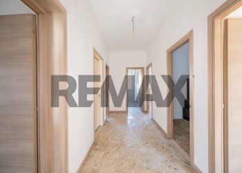Hall / corridoio - Semi-detached house Via Risorgimento
 
3, Langhirano - photo 8