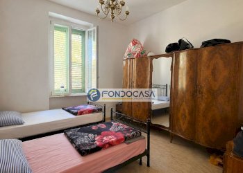 Camera matrimoniale - Independent house Via Zeri, Carrara - photo 16