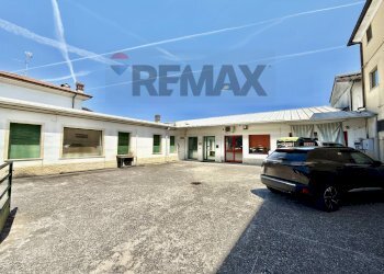 Casa all\'aperto - Attività Commerciale Via Giuseppe Garibaldi
2/c, Castelvetro Piacentino - foto 18