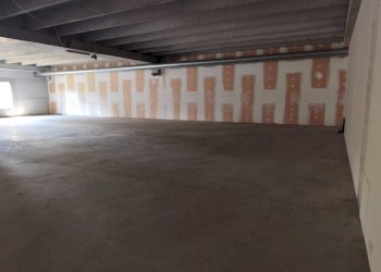 Interno non residenziale - Negozio via San Giorgio, Olgiate Olona - foto 6