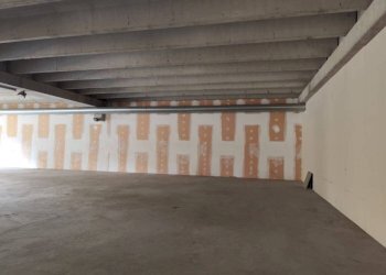 Interno non residenziale - Negozio via San Giorgio, Olgiate Olona - foto 11