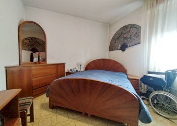 Camera da letto - Three-room apartment via Alessandro Litta Modignani, 109, Milano (neighborhood Bovisasca) - photo 14