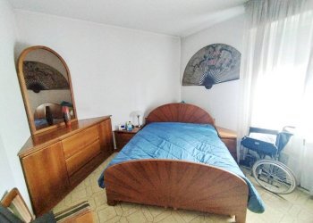 Camera da letto - Three-room apartment via Alessandro Litta Modignani, 109, Milano (neighborhood Bovisasca) - photo 16