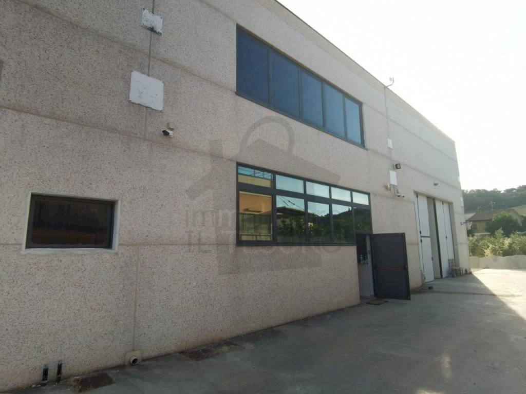 Facciata - Warehouse via 2 Giugno, Poggio Torriana - photo 1