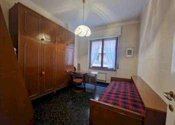 Camera da letto - Trilocale via Canevari, 24, Genova (zona Marassi) - foto 8
