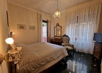 Camera da letto - Three-room apartment via Canevari, 24, Genova (neighborhood Marassi) - photo 19