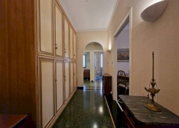 Corridoio - Three-room apartment via Canevari, 24, Genova (neighborhood Marassi) - photo 24