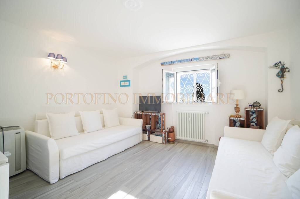 Salone - Monolocale via San Nicola, 9, Rapallo - foto 1